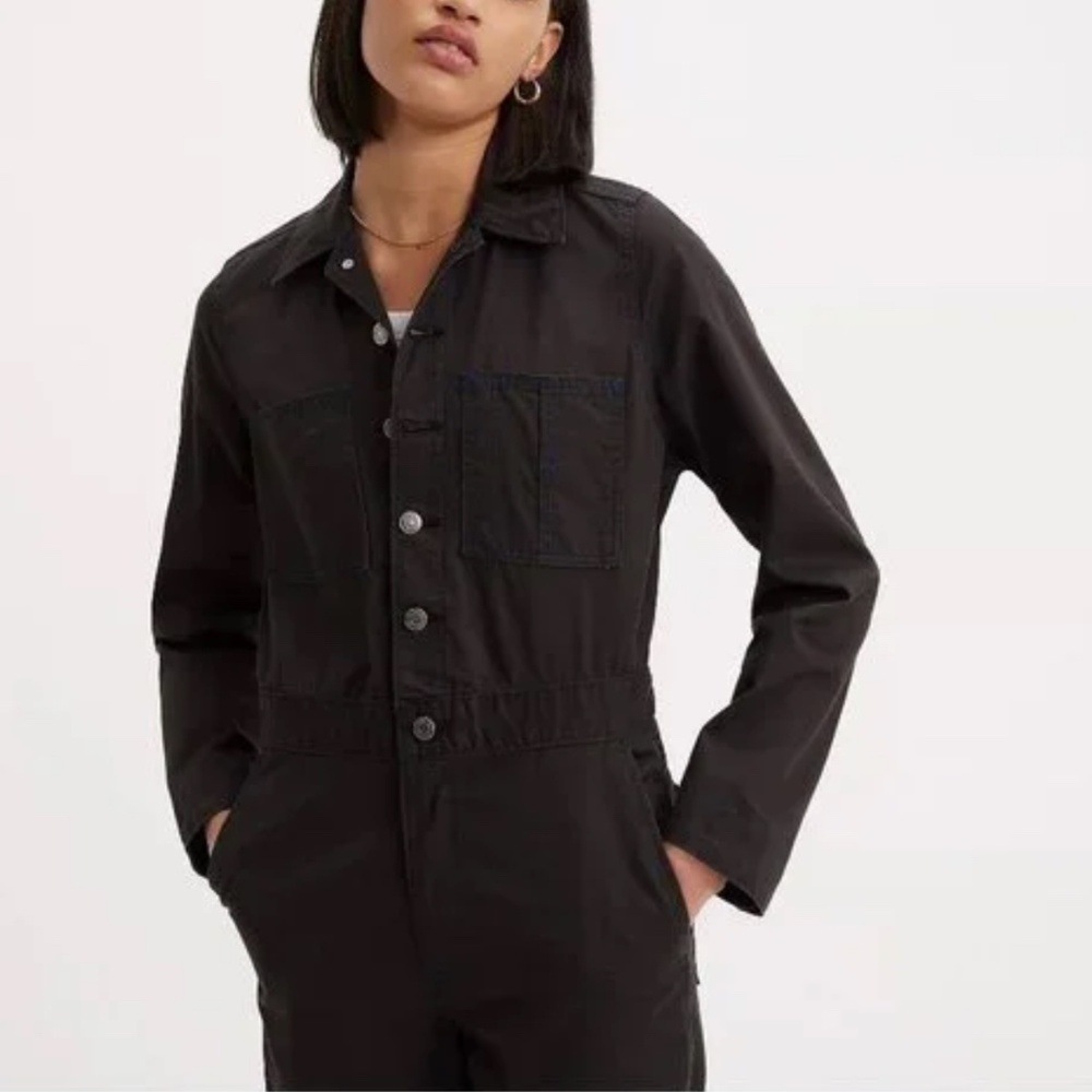 NEW WITH TAGS Levi's Black Jumpsuit. MSRP : $128.00 - Picture 6 of 8